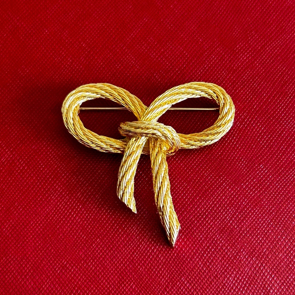 DIOR Vintage Roped Bow Brooch Gold